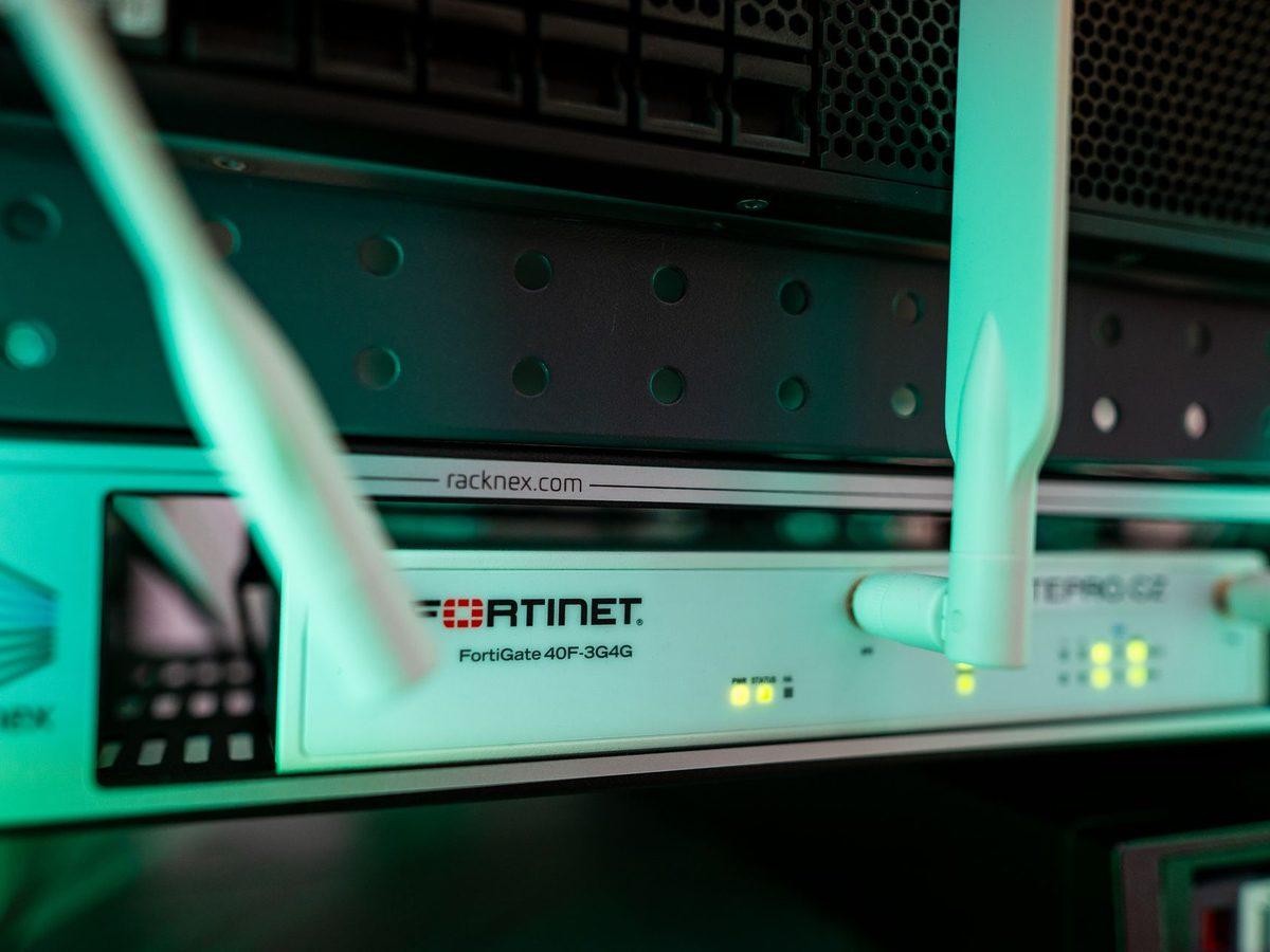 Bezpečnostní brána Fortinet v racku – DEMO prostředí ALTEPRO